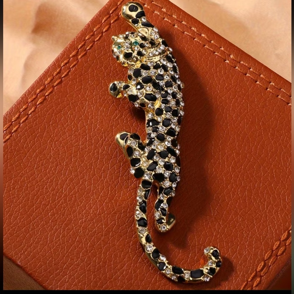 Leopard Brooch with Black and Gold Accents